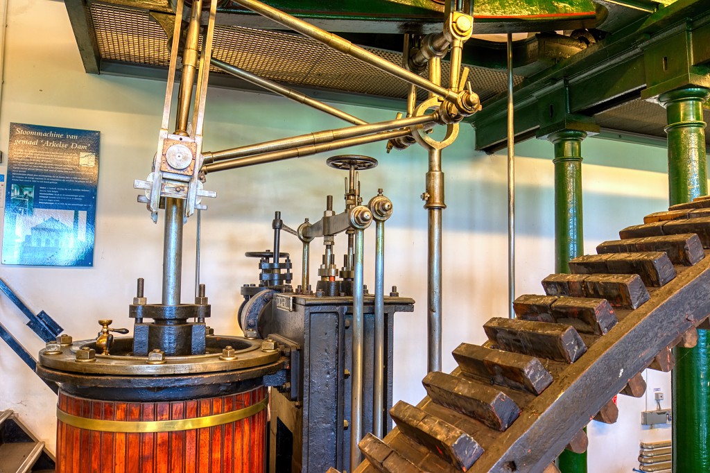 Gemaal De Cruquius Haarlemmermeer polder hdr rijksmonument stoommachine erfgoed neo gotisch gebouw architectuur museum